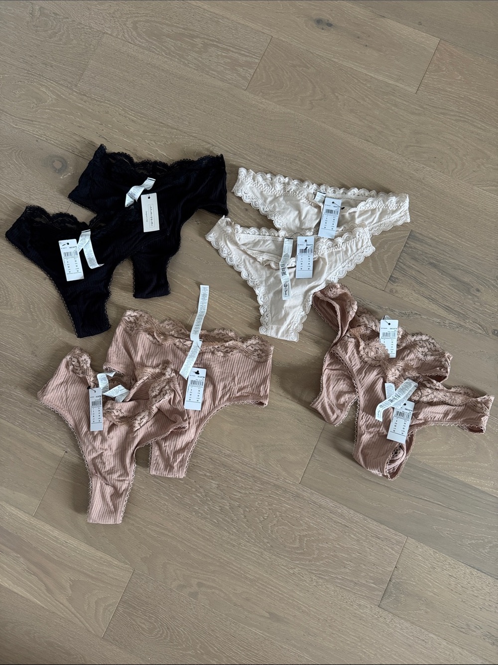 NWT Intimissimi Set of 8 Lace Underwear